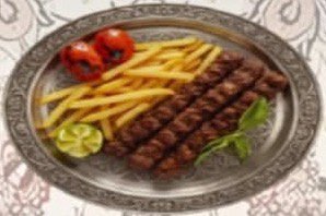 كباب لحم مع بطاطس مقلية