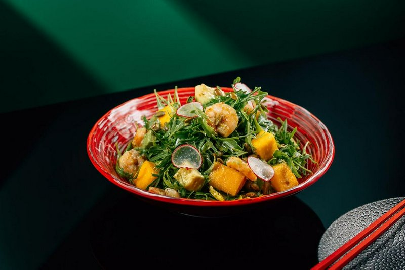 سلطة المانجو والروبيان