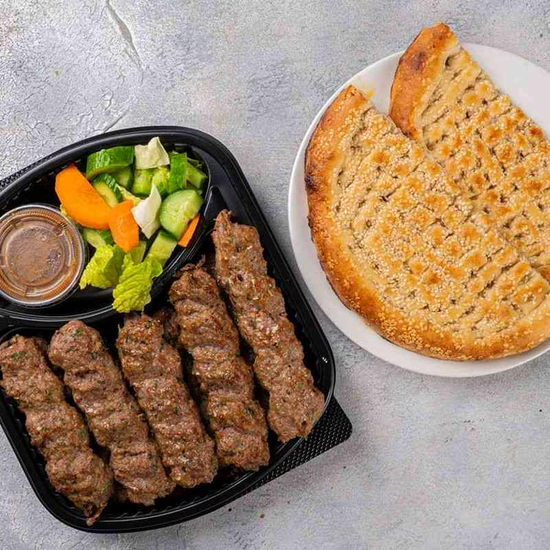 سيخ كباب لحم (١٠ قطع)