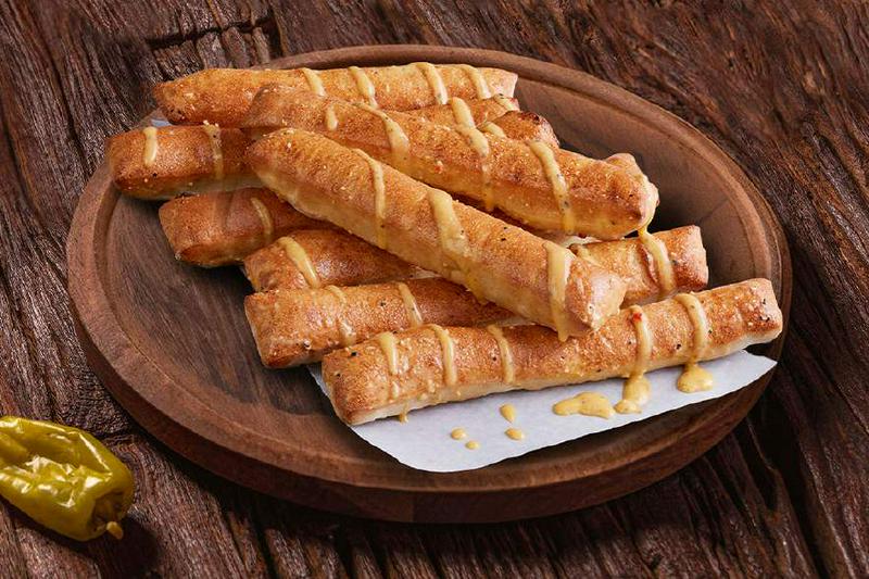 Garlic Parmesan Breadsticks - 6 pcs